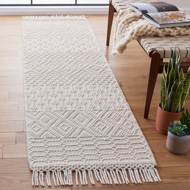 SAFAVIEH Handmade Natura Estel Wool Fringe Rug - 2'3" x 16' Runner - Ivory