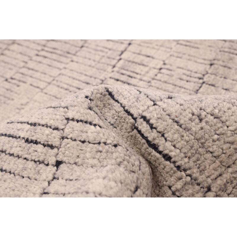 ECARPETGALLERY Hand-knotted Tangier Light Grey Wool Rug - 5'1 x 8'3