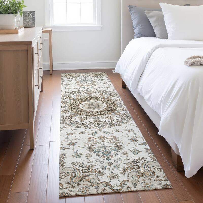 Machine Washable Indoor/ Outdoor Traditional Niko Chantille Rug