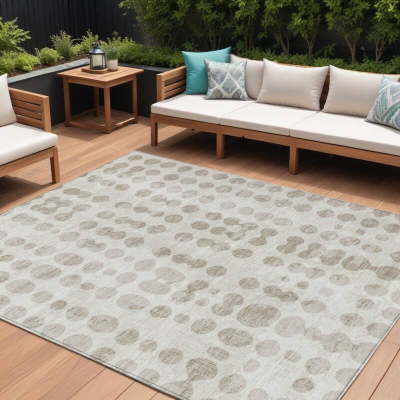 HomeRoots Abstract Transitional Rectangle Outdoor Rug - 10' X 14'
