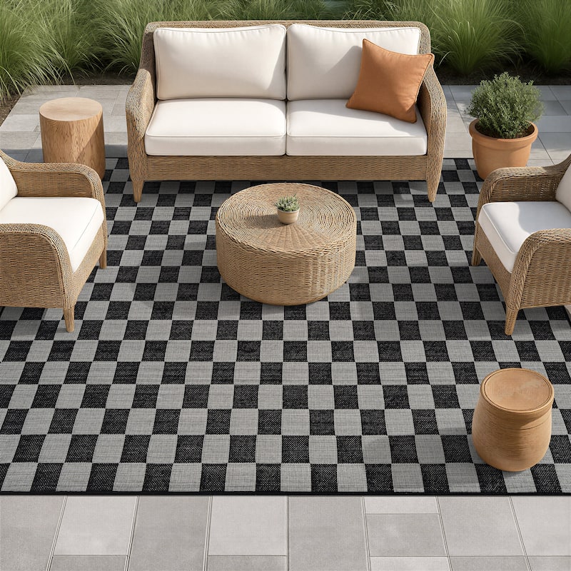 World Rug Gallery Checkered Indoor/Outdoor Flat Woven Area Rug - 7' 10" x 10' - Black