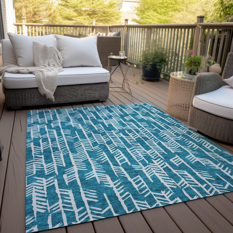 Machine Washable Indoor/ Outdoor Chantille Modern Arrows Rug