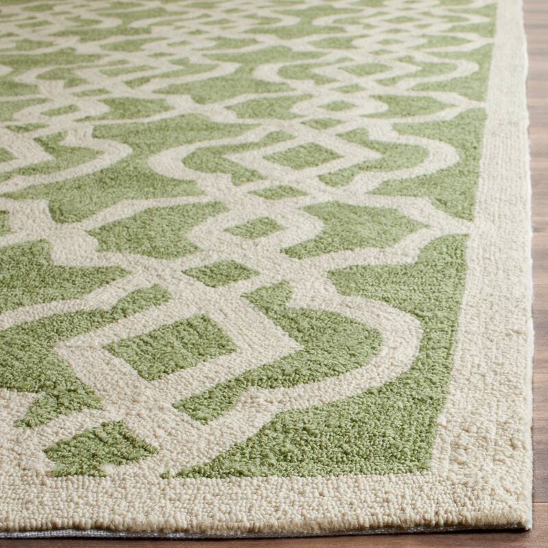 SAFAVIEH Handmade Four Seasons Nahlah Floral Rug