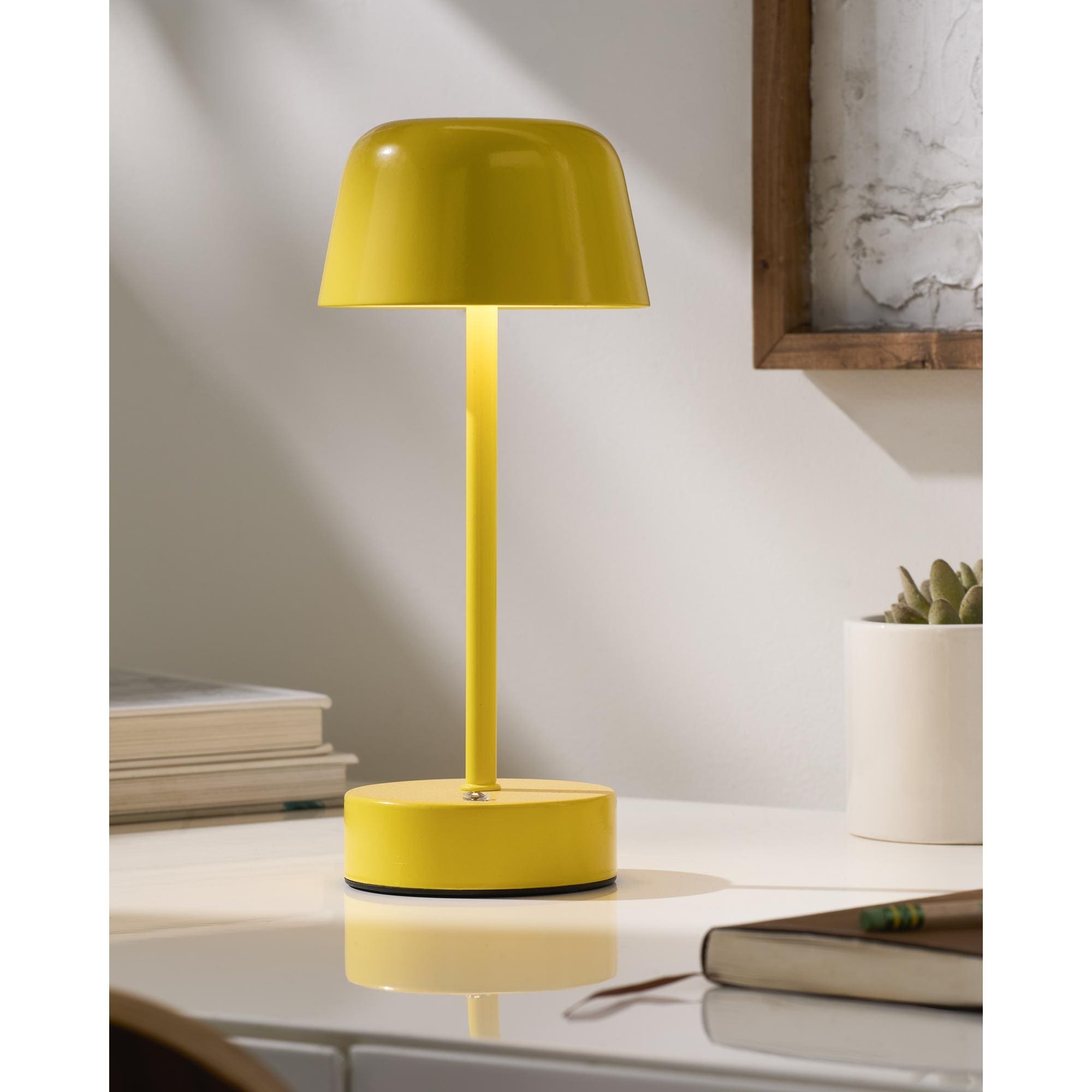 Livabliss Furnas Traditional Accent Table Lamp