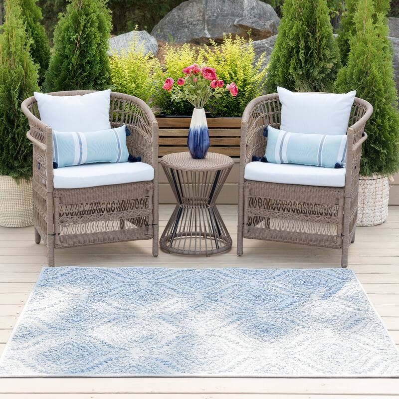 Dennis Coastal Floral Indoor/Outdoor Area Rug
