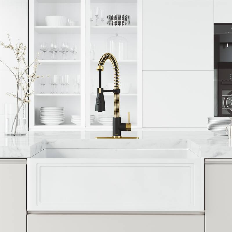 VIGO Brant 19" H Single Handle Pull-Down Sprayer Kitchen Faucet