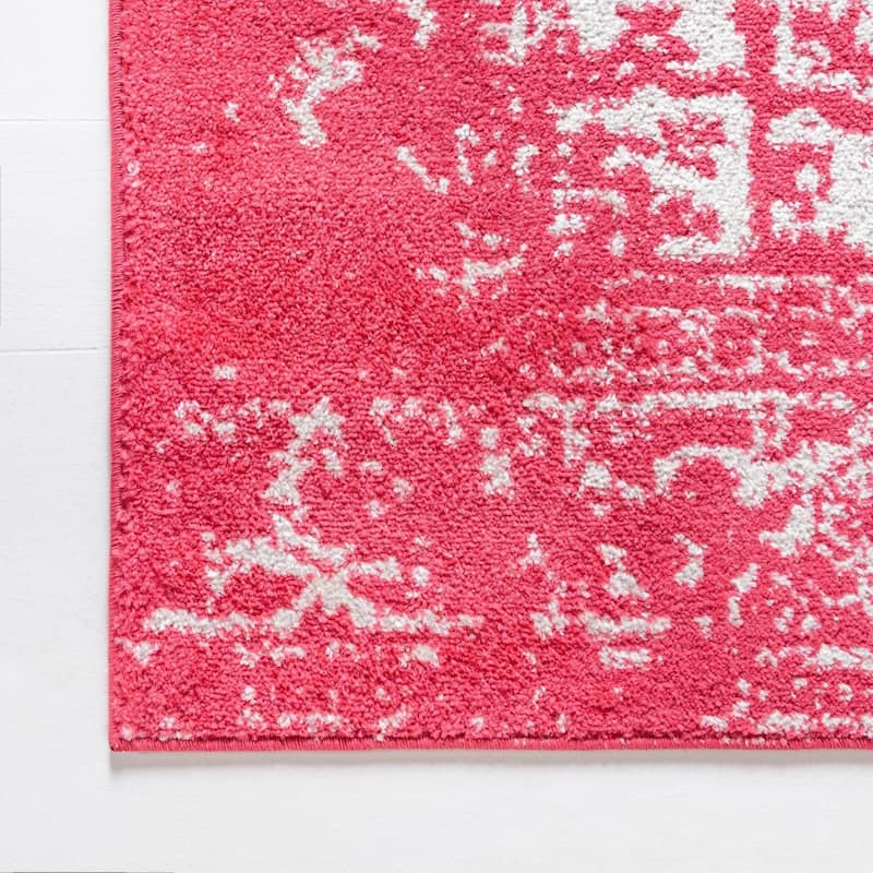 Traditional Brenda Collection Area Rug