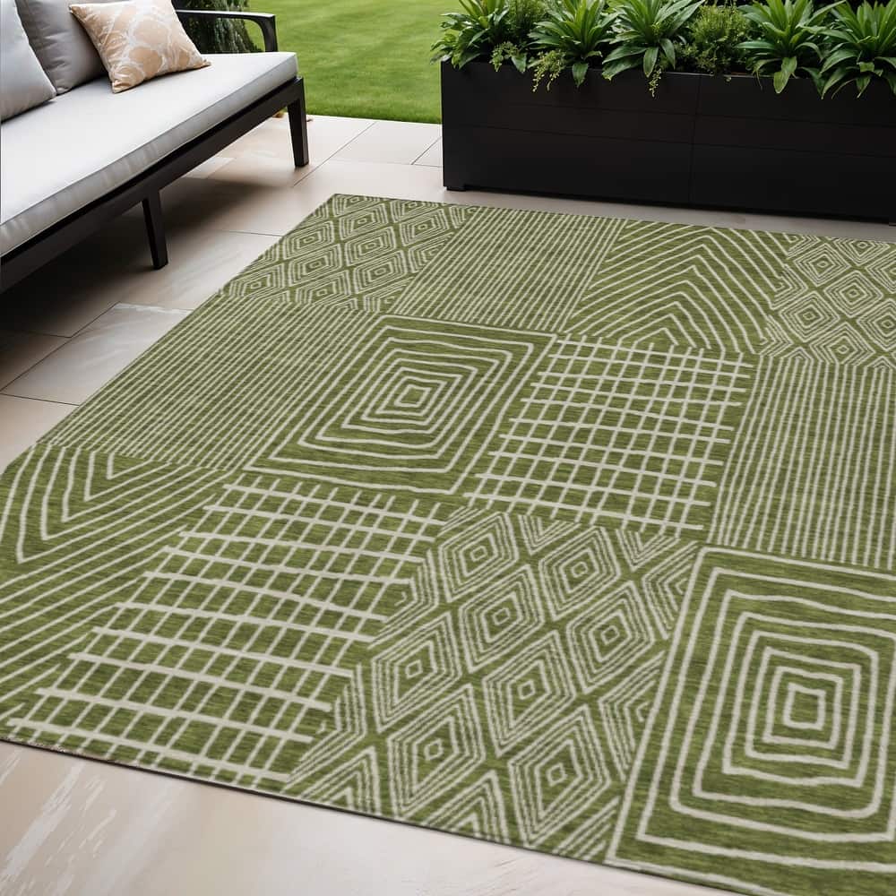 HomeRoots Geometric Transitional Rectangle Outdoor Rug