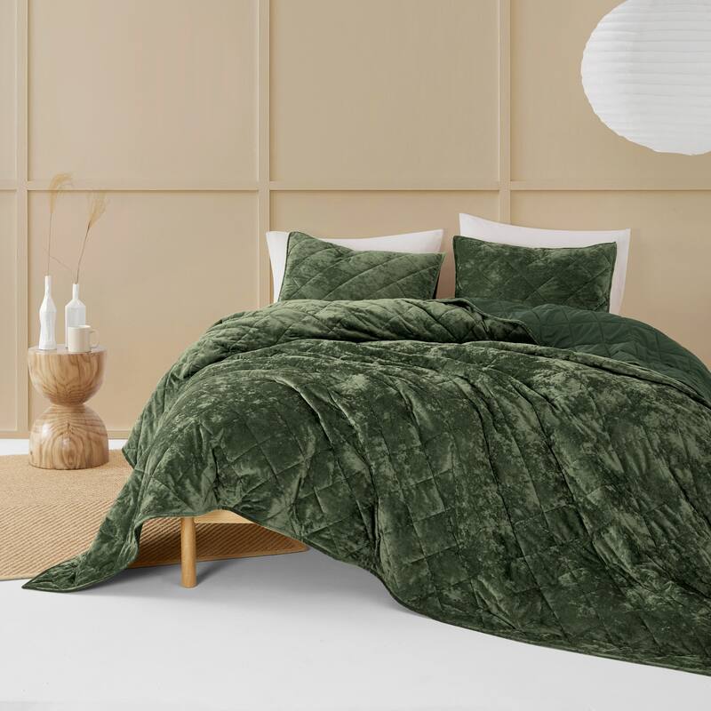 Beaute Living Diamond Velvet 3 Piece Quilt Set