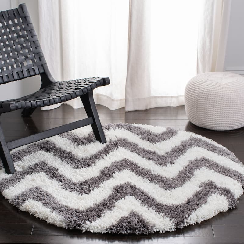 SAFAVIEH Handmade Kanesha Shag Karien Rug - 4' Round - Ivory/Grey
