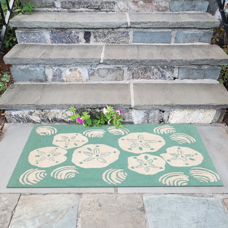 Liora Manne Frontporch Shell Toss Indoor/Outdoor Mat