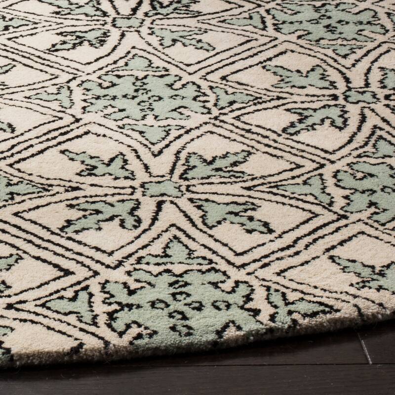 SAFAVIEH Handmade Chatham Laurane Modern Moroccan Wool Rug
