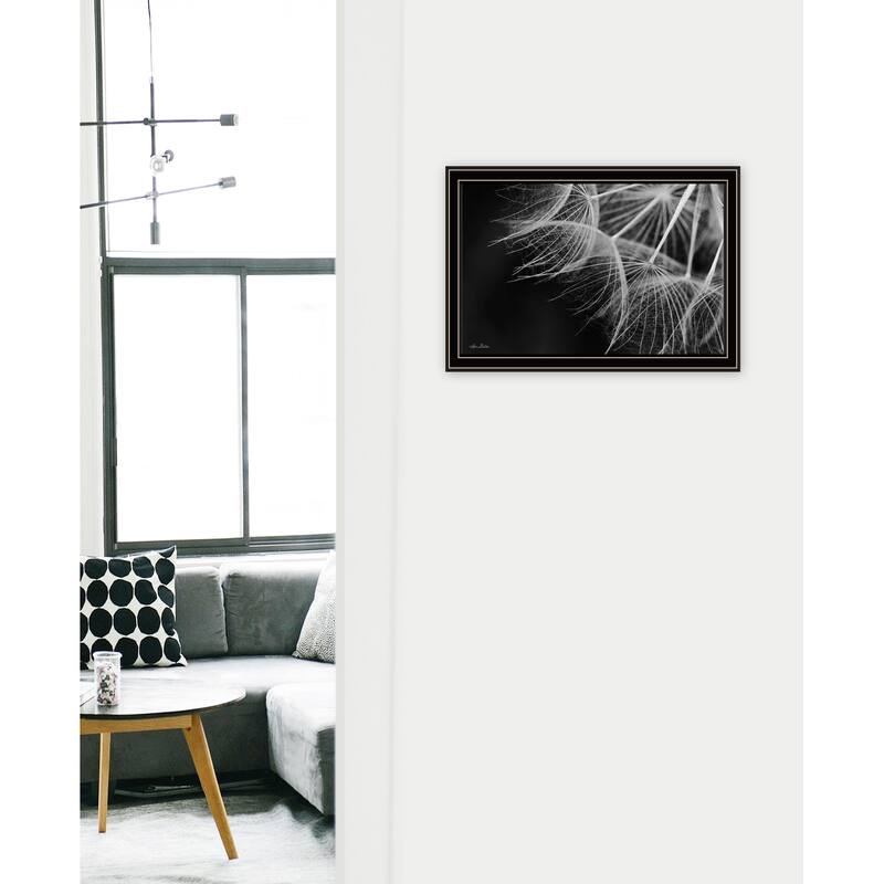 TrendyDecor4U Contemporary "Delicate Beauty" Framed Print Wall Art