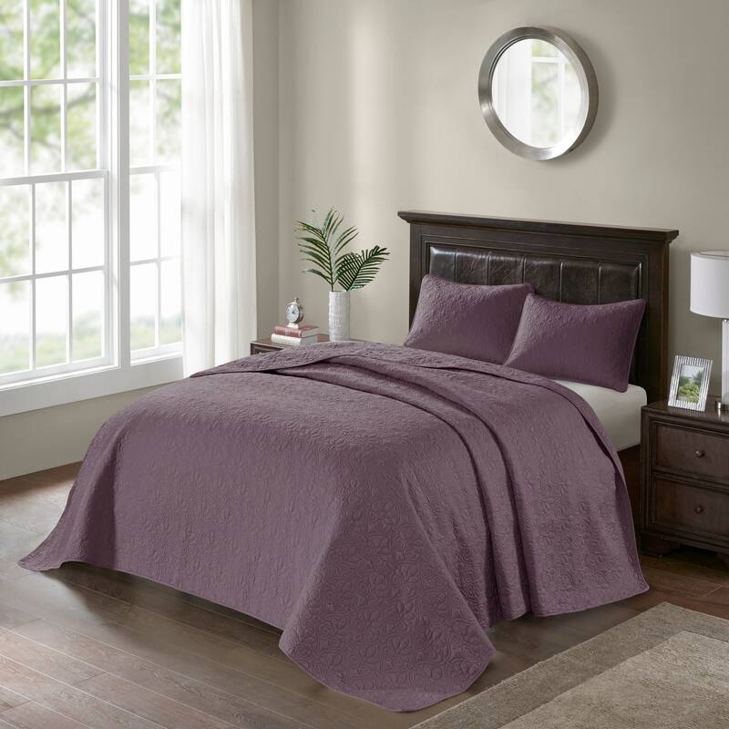 Madison Park Mansfield Reversible Oversized 3-piece Solid Texture Bedspread Quilt Set with Matching Shams