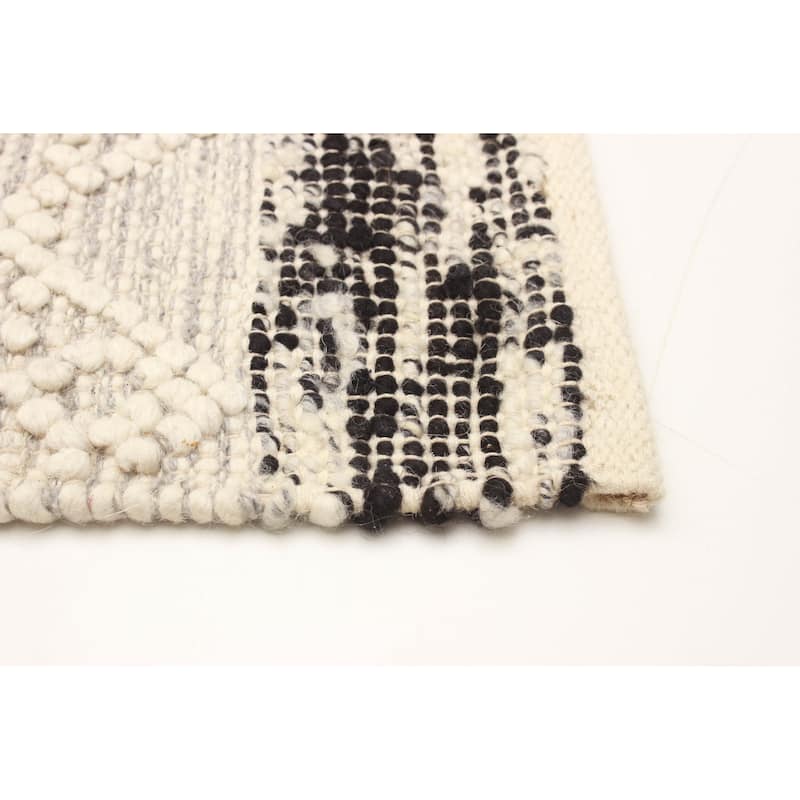 Sienna Ivory Rug 5'3" x 8'5" - 5'3 x 8'5