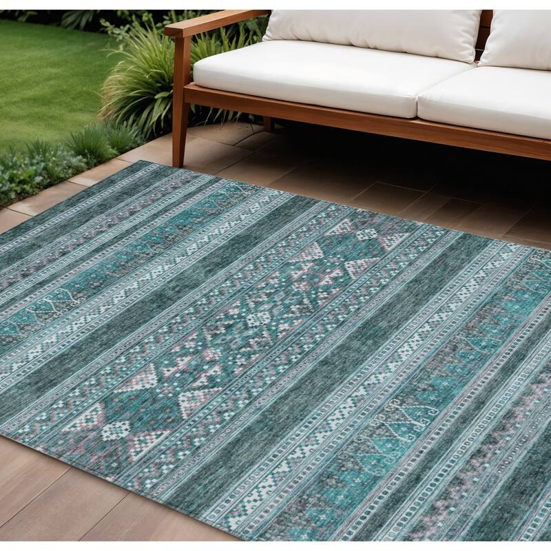 HomeRoots Southwestern Transitional Rectangle Outdoor Rug - 10' X 14'