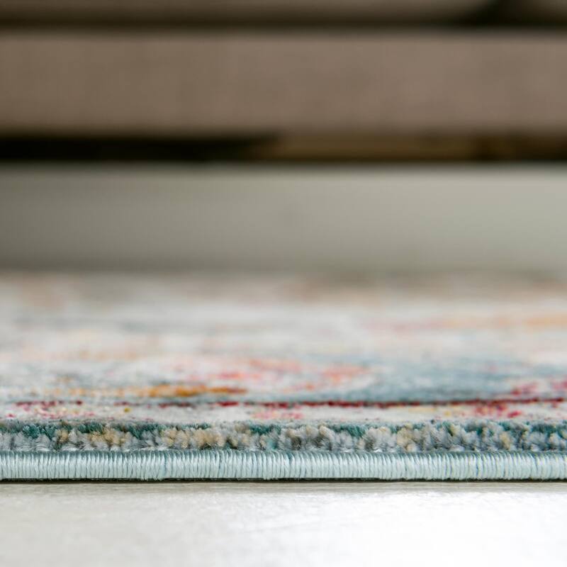 Traditional Samana Collection Area Rug