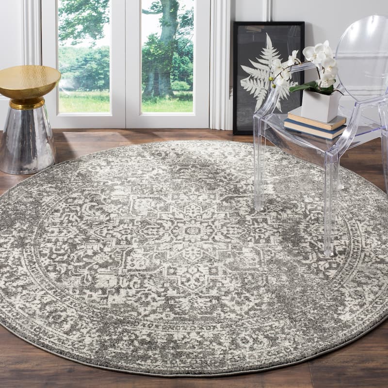 SAFAVIEH Evoke Quinn Vintage Distressed Rug - 5'1" x 5'1" Round - Grey/Ivory