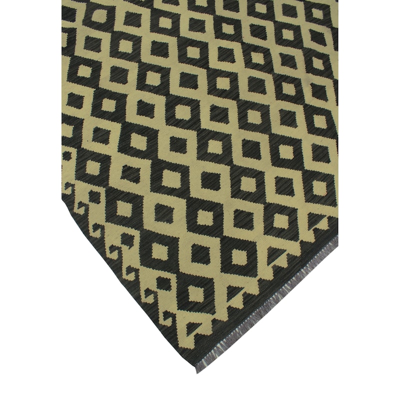 Hand-Woven Sangat Kilim Tordil Ivory/Black Rug - 5'9" x 8'1"
