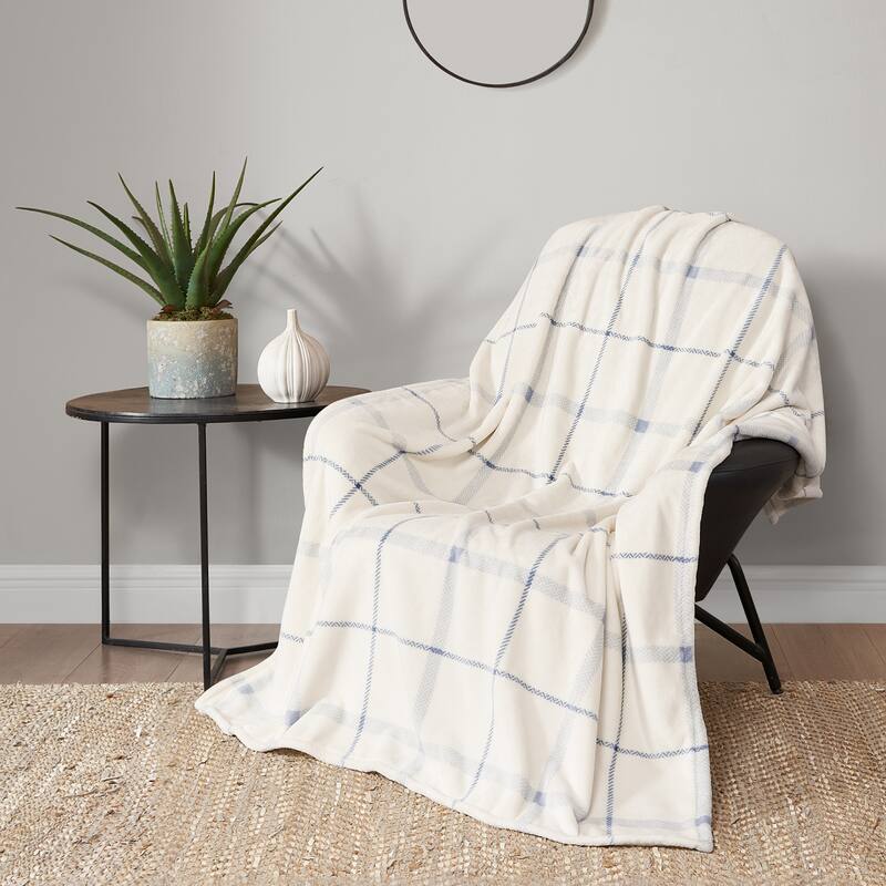 Lucky Brand Palmdale Throws Plush 50" x 70" Throw Blanket - Light Blue