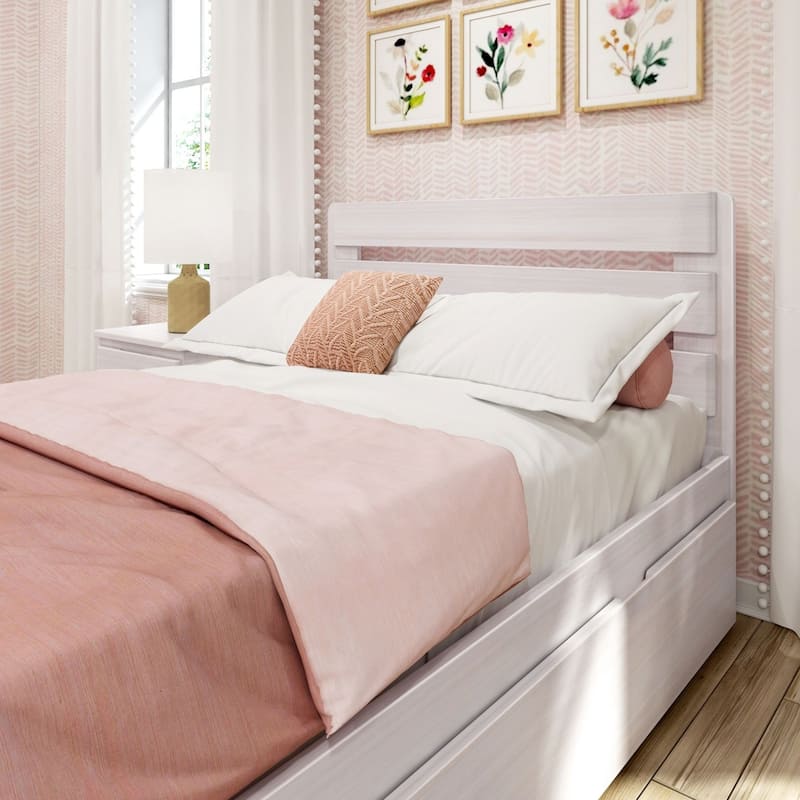 Max and Lily Farmhouse Full Bed with Plank Headboard and Trundle
