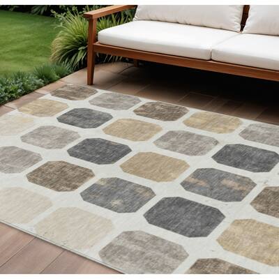 HomeRoots Geometric Transitional Rectangle Outdoor Rug