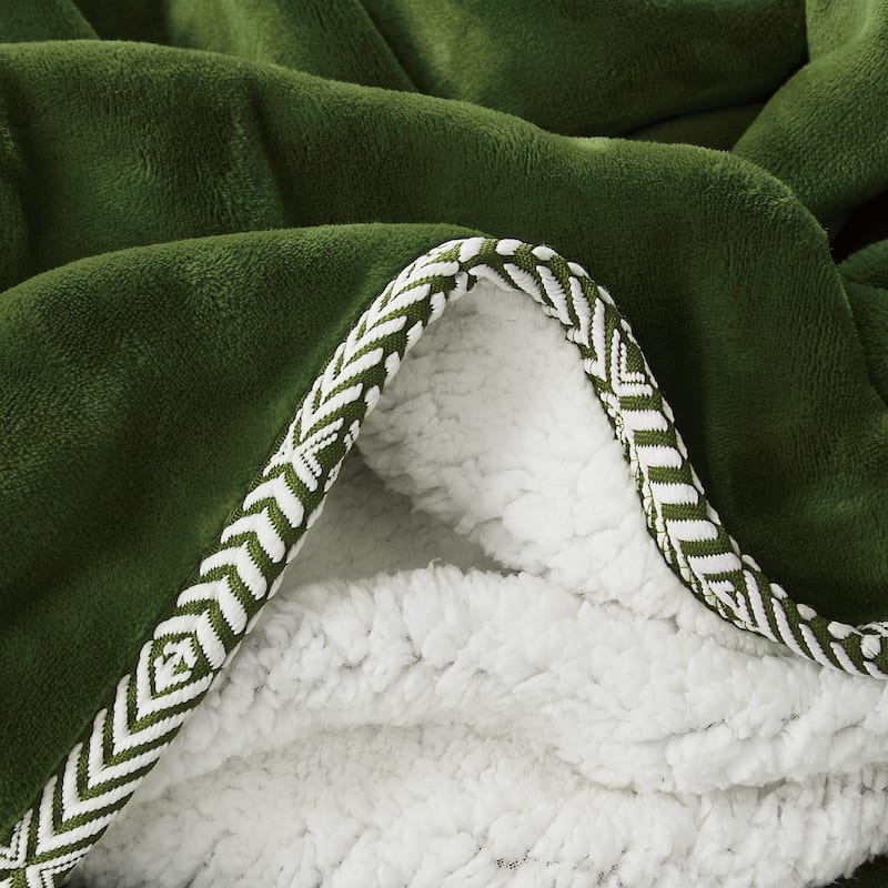 Brooklyn Loom Super Soft Braided 50x70 Throw