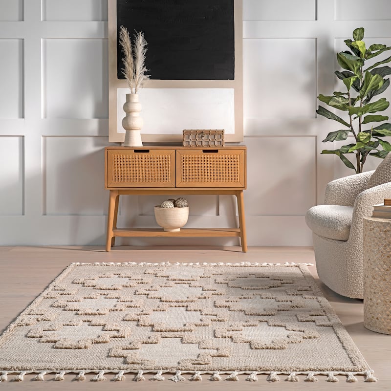 Nuloom Polina Geometric High-Low Tasseled Area Rug