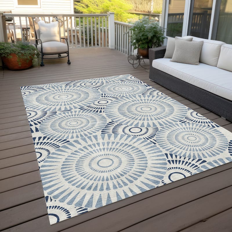 Machine Washable Indoor/ Outdoor Chantille Contemporary Burst Rug