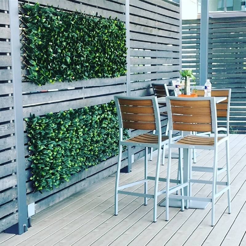 Decor Indoor/Outdoor Expandable Faux Lemon Leaf Lattice Screen