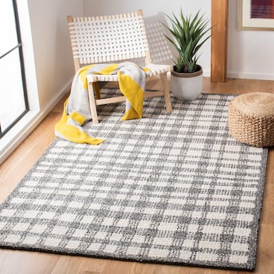 SAFAVIEH Handmade Abstract Imka Checkered Wool Rug