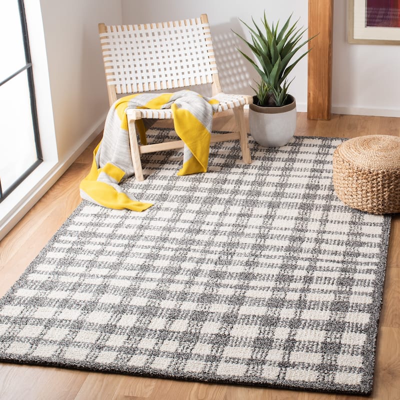 SAFAVIEH Handmade Abstract Zilia Checkered Wool Rug - 4' x 6' - Ivory/Black - Rectangle