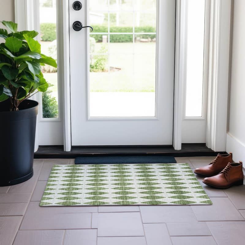 Machine Washable Indoor/ Outdoor Chantille Diamond Argyle Rug - Green - 1'8" x 2'6"