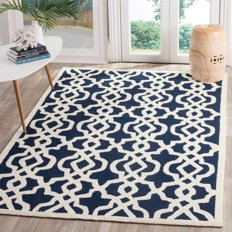 SAFAVIEH Handmade Four Seasons Nahlah Floral Rug - 8' x 10' - Navy/Ivory