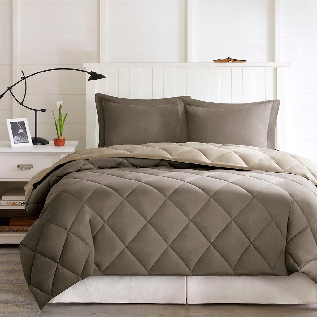 Ultra Soft Reversible Down Alternative Comforter Set, with 3M Stain Resistant Technology and Diamond Quilting for Bedrooms
