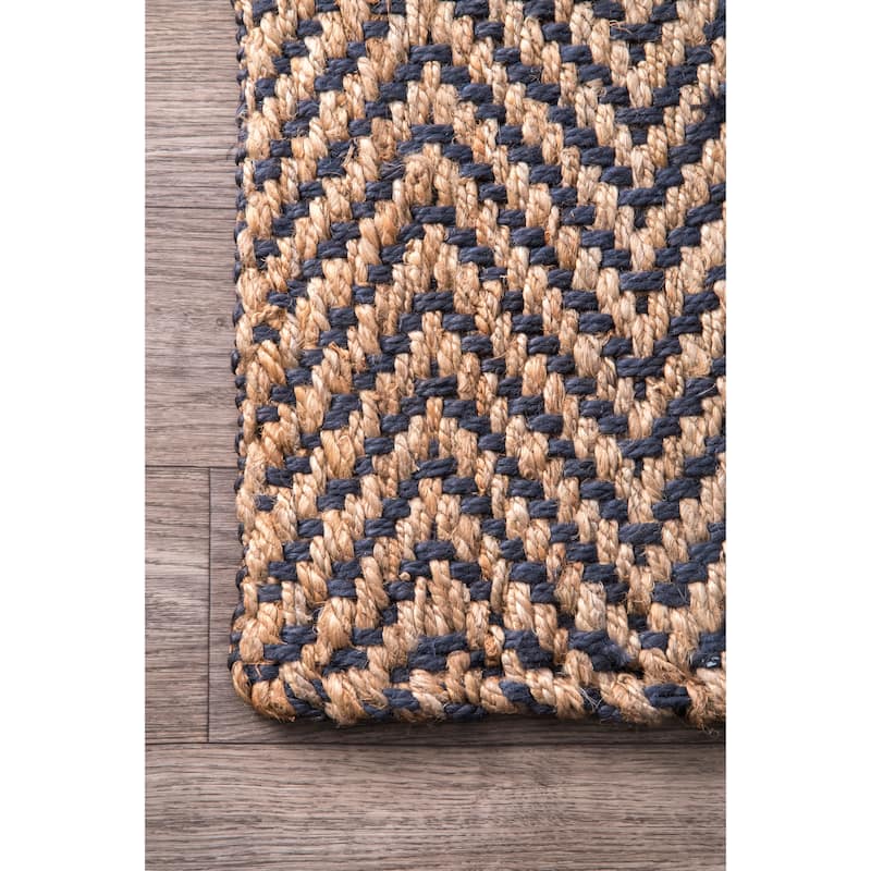 Nuloom Vania Chevron Jute Area Rug