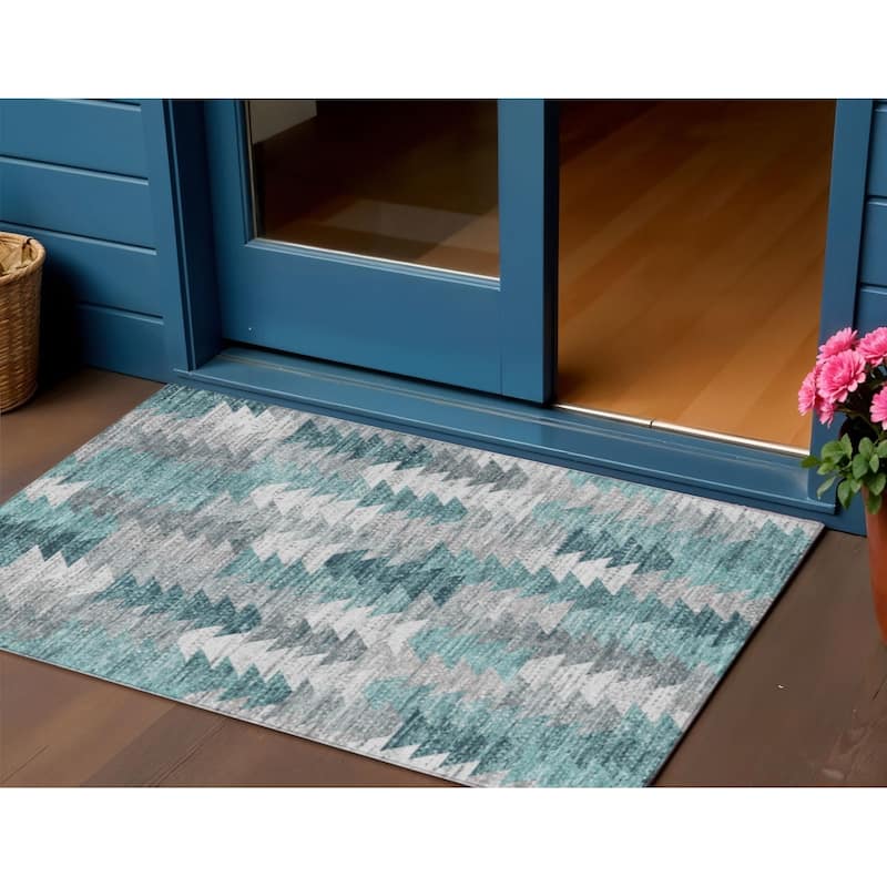HomeRoots Geometric Transitional Rectangle Outdoor Rug - 3' x 5'