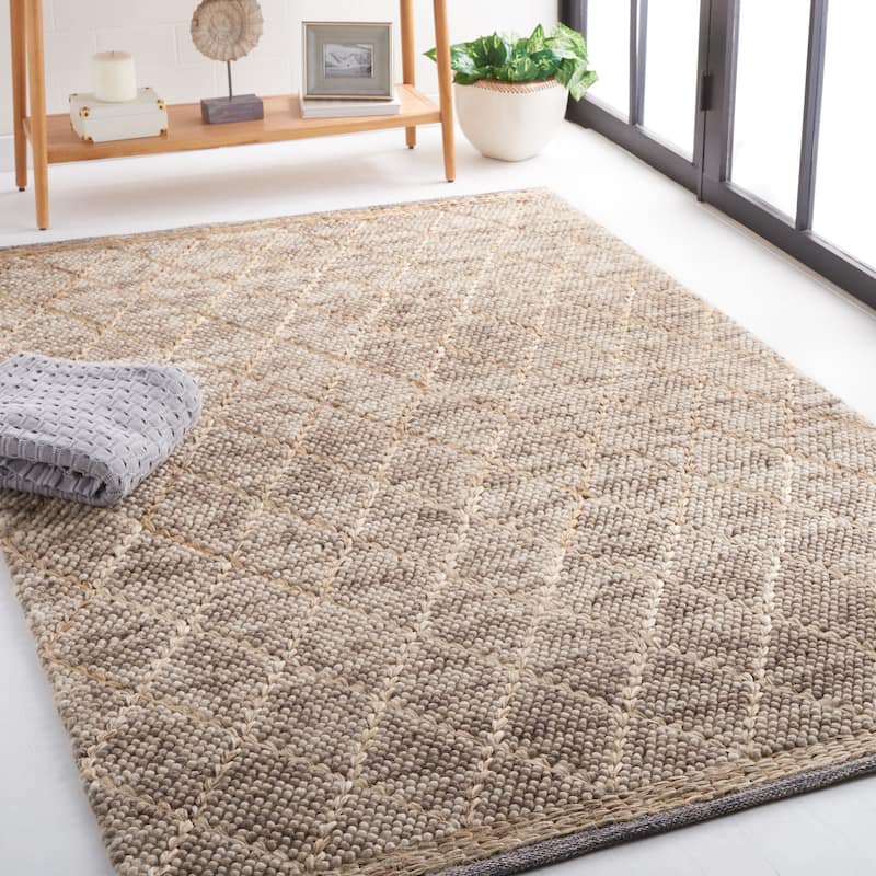 SAFAVIEH Handmade Natura Adorata Trellis Wool Rug - 4' x 6' - Brown/Natural - Rectangle