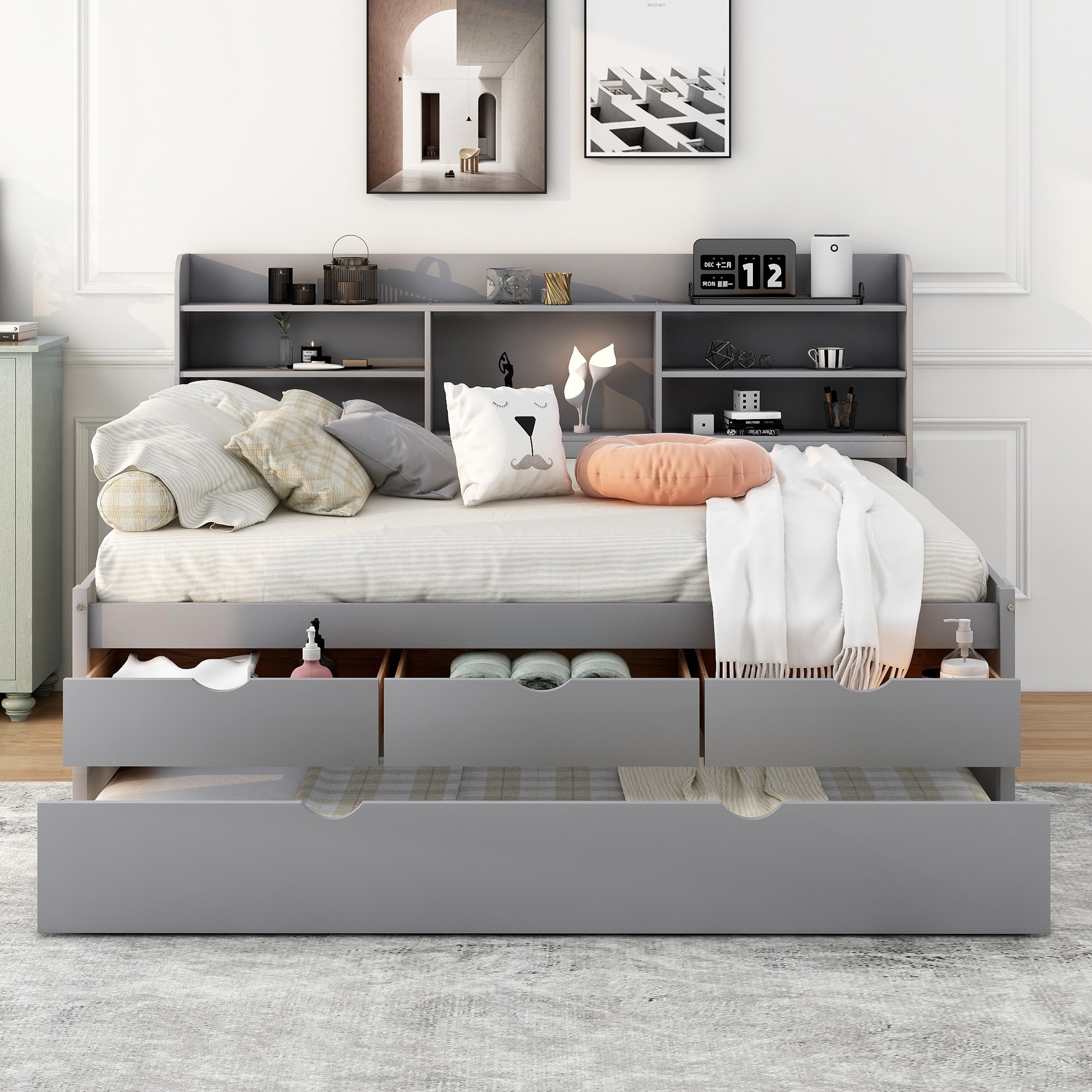 Gray captains new arrivals bed