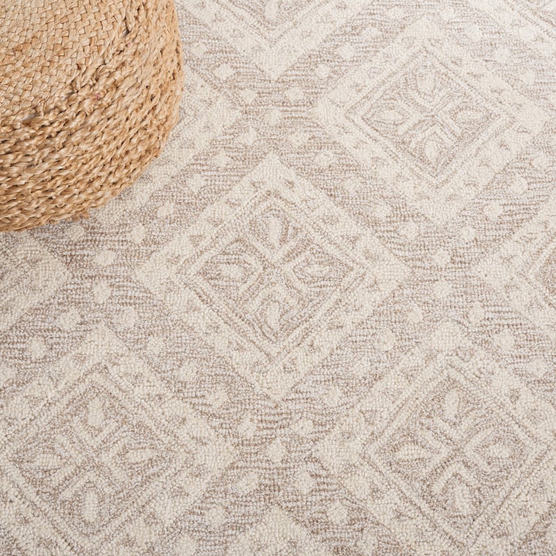 SAFAVIEH Handmade Micro-Loop Kobie Wool Rug