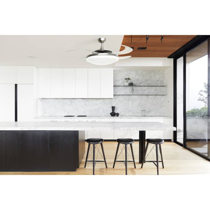 Fanaway Evo2 Retractable 4-blade Lighting with Remote Ceiling Fan