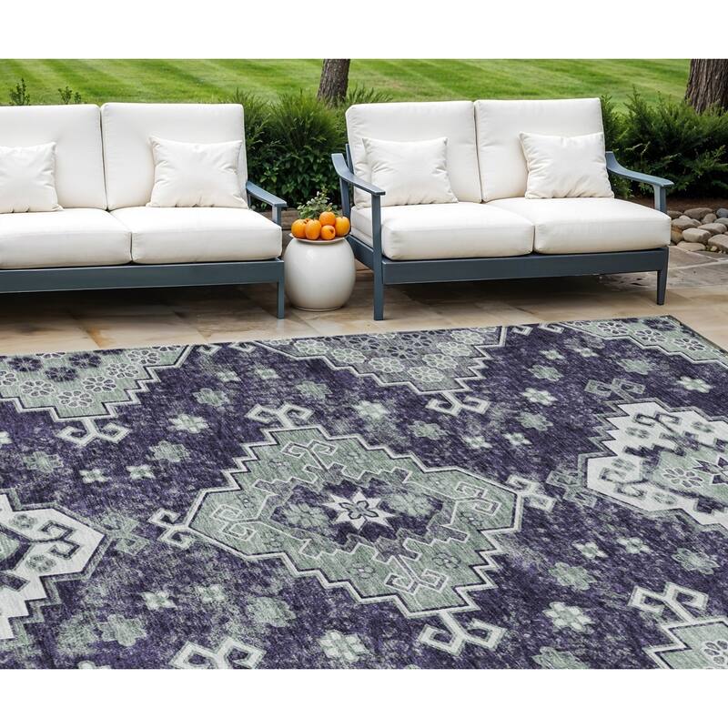 HomeRoots Medallion Traditional Rectangle Outdoor Rug - 10' X 14'