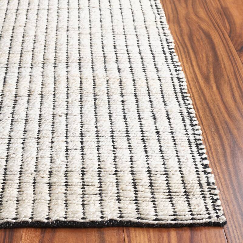 SAFAVIEH Hand-Loomed Natural Fiber Karmiya Casual Jute Rug
