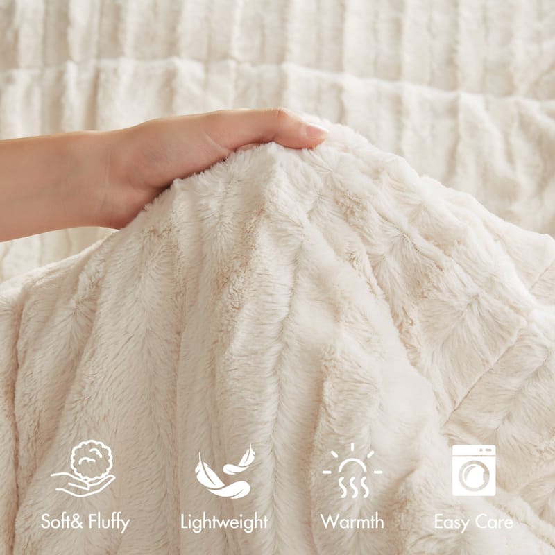 Madison Park York Faux Fur Comforter Mini Set