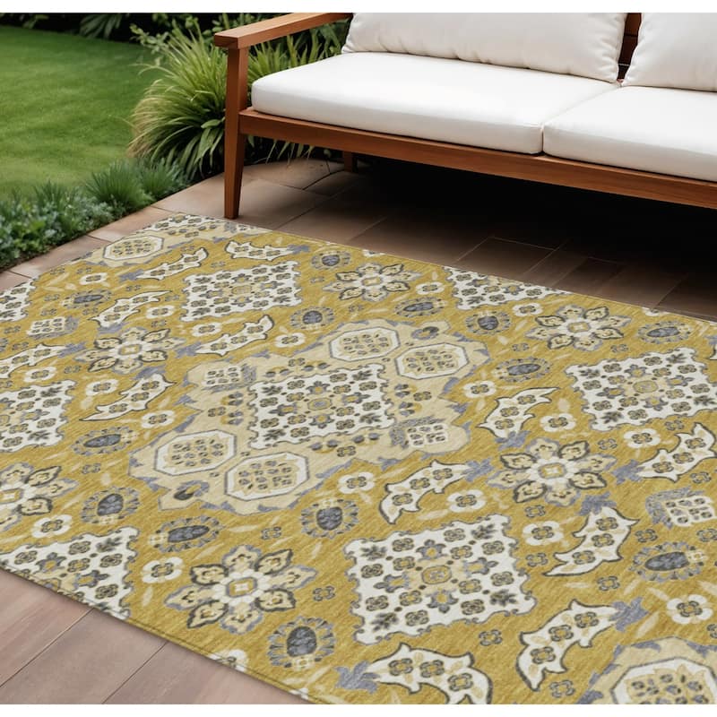 HomeRoots Medallion Traditional Rectangle Outdoor Rug - 9' X 12'