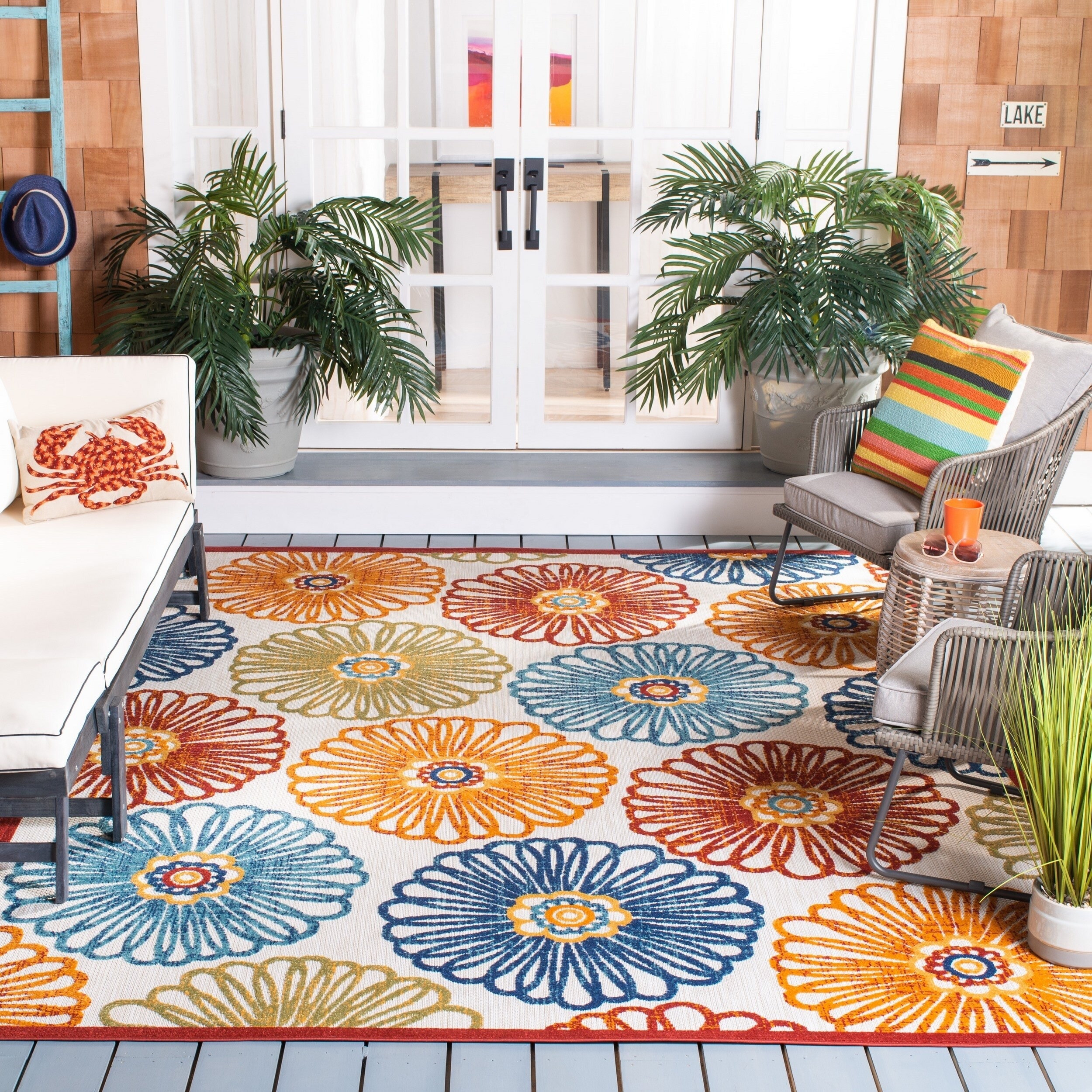 SAFAVIEH Cabana Indoor/ Outdoor Goldia Floral Patio Backyard Rug