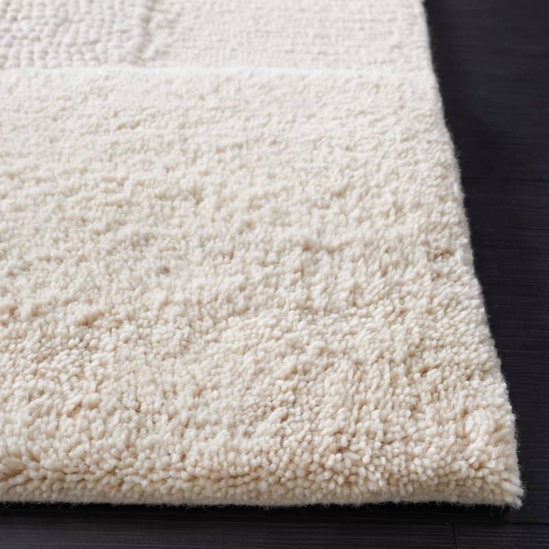 SAFAVIEH Handmade Manhattan Marijka Modern Wool Rug