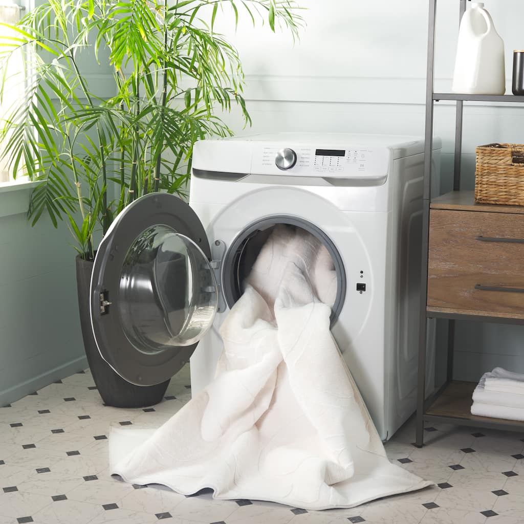 SAFAVIEH Faux Annagreth Rabbit Fur Machine Washable Slip Resistant Shag Rug