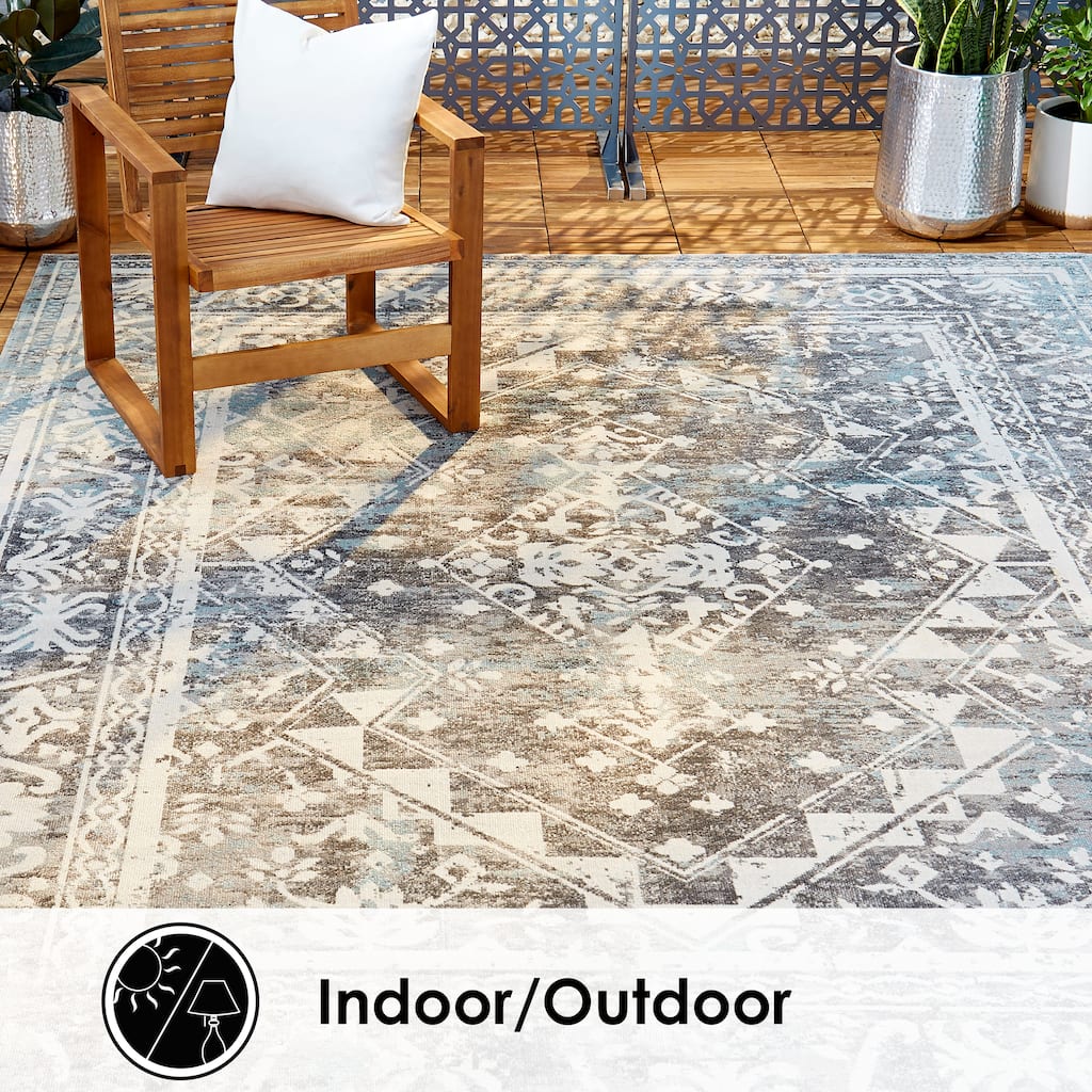 Nicole Miller Patio Sofia Ivy Area Rug