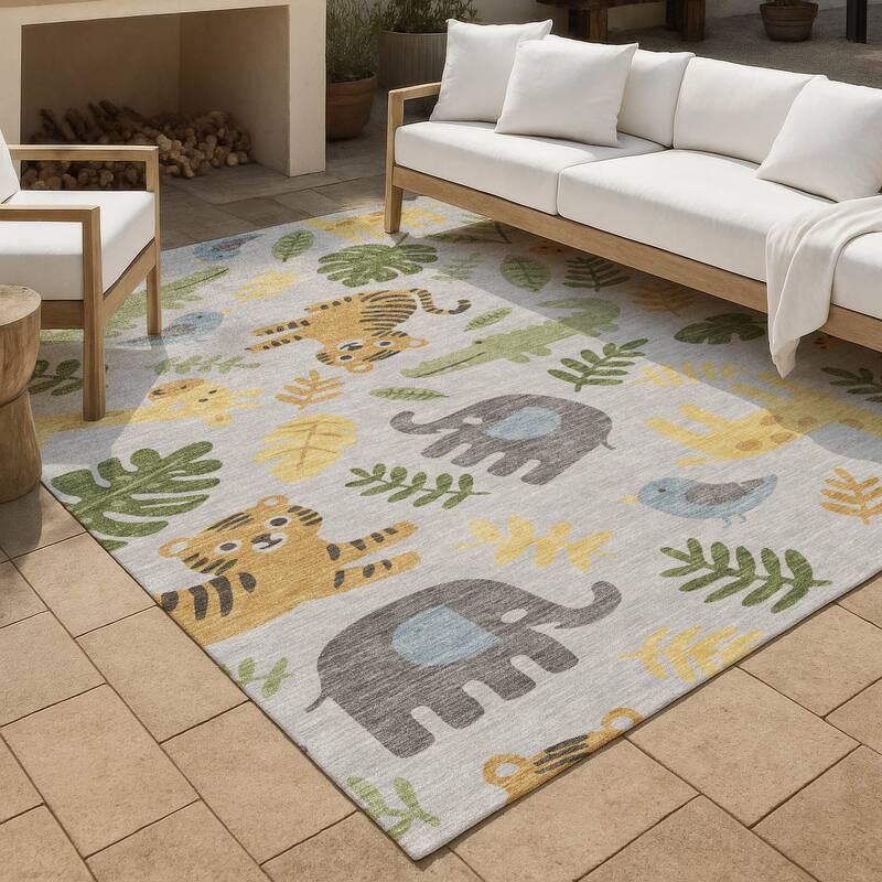 Machine Washable Indoor/ Outdoor Whimsy Safari Animals Chantille Rug - Silver - 2'6" x 3'10"